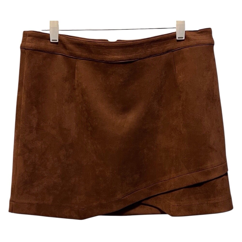 BB Dakota X Steve Madden Arizona Faux Suede Mini Skirt Size 12 Camel Shark Hem - Picture 2 of 8